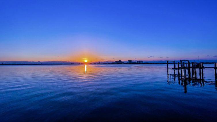 DavidSiqueiros_DayBreakoverBiscayneBay01